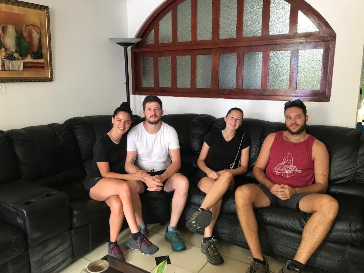 El Callejon Guest House Леон Экстерьер фото