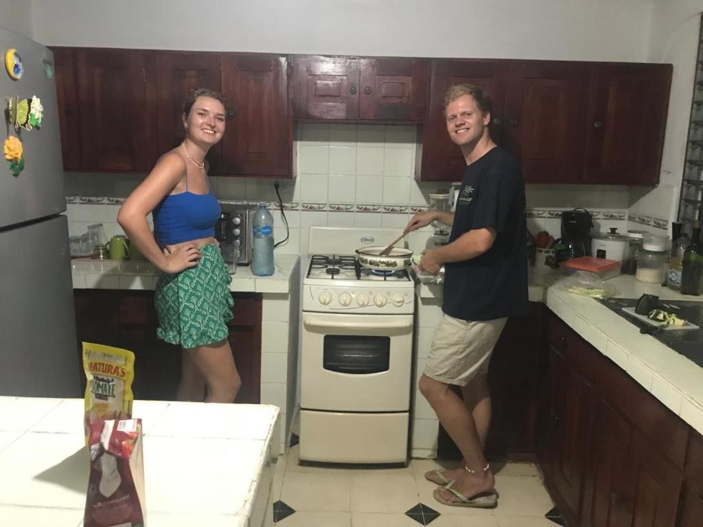 El Callejon Guest House Леон Экстерьер фото