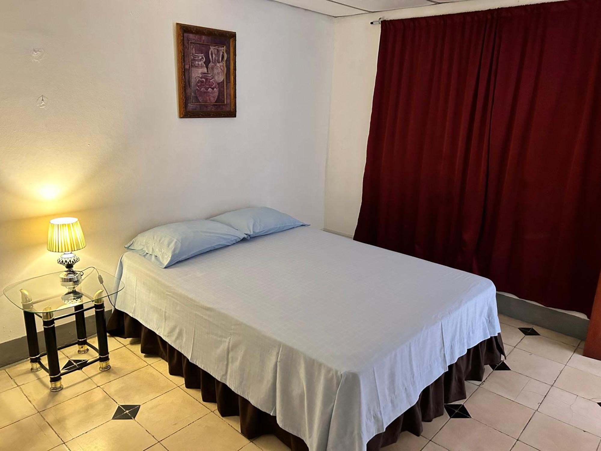 El Callejon Guest House Леон Экстерьер фото