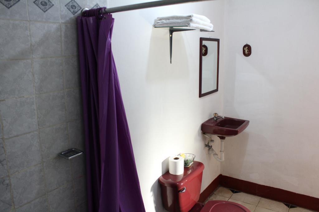 El Callejon Guest House Леон Экстерьер фото